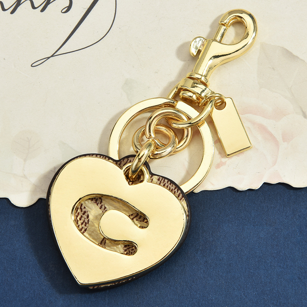Pingente de Bolsa de Luxo em C - Monogram Keychain Leather avaliação e preço