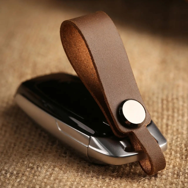 Chaveiro de couro genuíno com  - Initial Ring Custom avaliação e preço