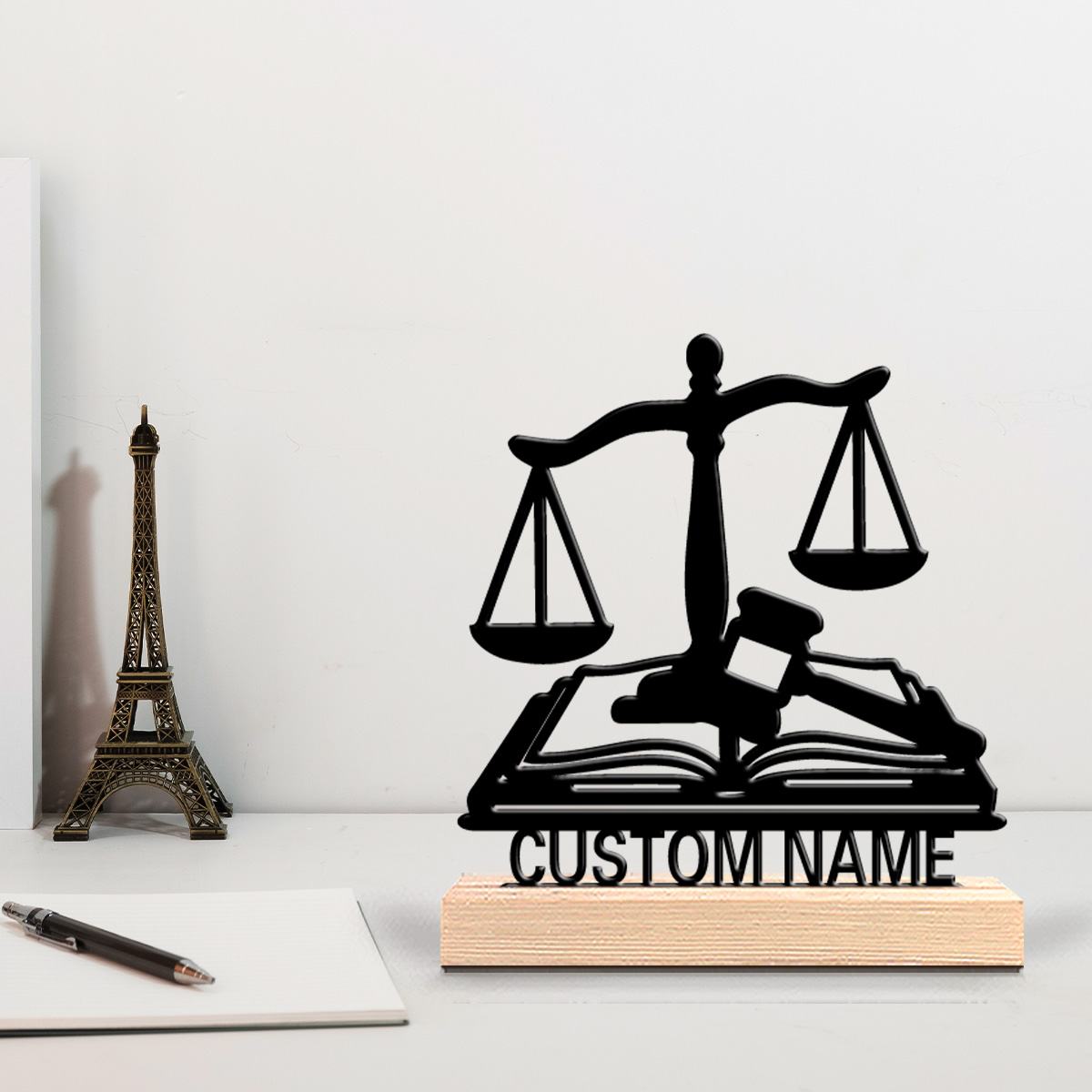 1 peça de arte em metal person - Engraved Wood Frame avaliação e preço