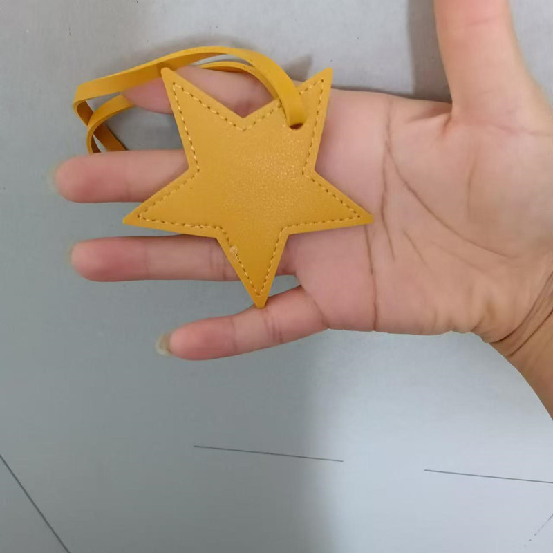 Iniciais estrela de cinco pont - Monogram Keychain Leather avaliação e preço